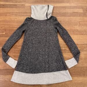 Mon Ami Women's Gray Colorblock Cowl Neck Tunic Sweater - Size Small
 b81